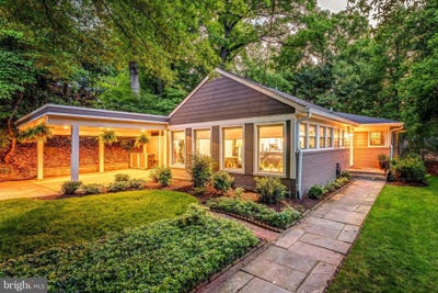 /international/us/10400-crestmoor-drive-silver-spring-md-110108192194/