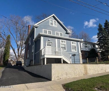 /international/us/2208-12th-street-troy-ny-110107988789/