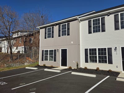 /international/us/431-n-washington-avenue-pulaski-va-110104813981/
