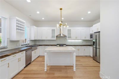 /international/us/1509-orange-costa-mesa-ca-110108502274/