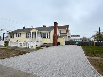 /international/us/540-hudson-street-seabrook-nh-110108498436/
