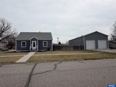 /international/us/247-4th-street-hampton-ne-110107260823/