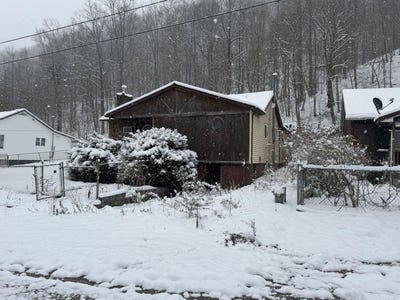 /international/us/305-morris-dr-montgomery-wv-110106217650/