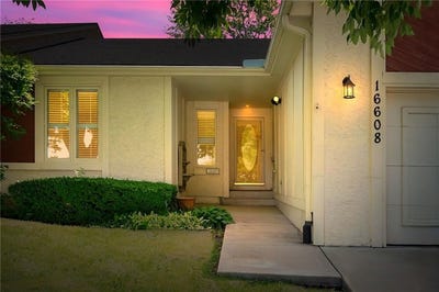/international/us/16608-w-133rd-street-olathe-ks-110108198988/