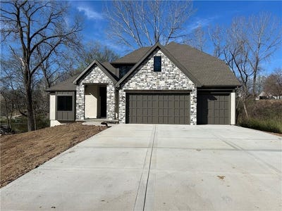 /international/us/12730-n-champanel-way-platte-city-mo-110098346574/