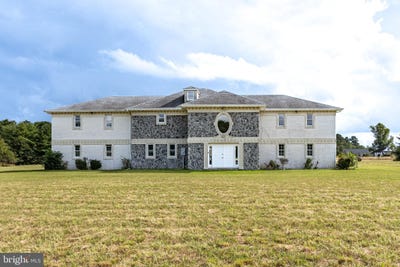 /international/us/12062-laurel-road-laurel-de-110110268484/