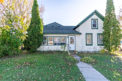 /international/us/812-w-lincoln-street-augusta-wi-110103271444/