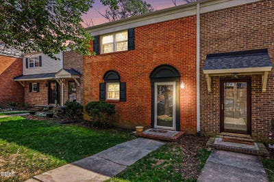 /international/us/6407-new-market-way-raleigh-nc-110106732993/