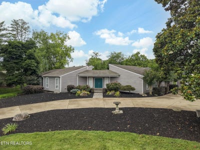 /international/us/12013-n-fox-den-drive-knoxville-tn-110108356886/