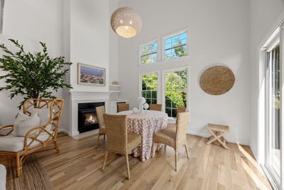 /international/us/10-center-place-orleans-ma-110101213627/