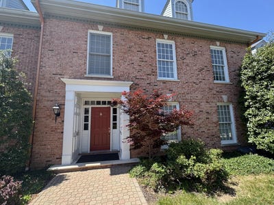 /international/us/15b-charleston-greene-danville-ky-110107482639/