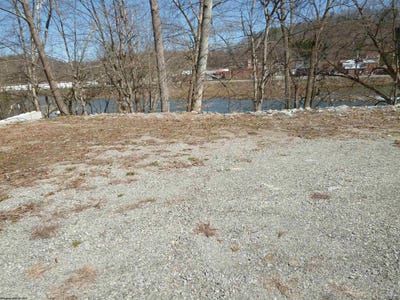 /international/us/732-blue-gray-highway-philippi-wv-110098251159/