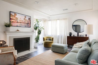 /international/us/1916-w-94th-st-los-angeles-ca-110107601608/