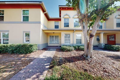 /international/us/176-coquina-bay-dr-drive-st-petersburg-fl-110107481811/
