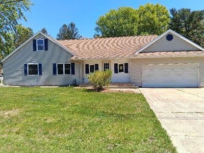 /international/us/243-lake-drive-muskegon-mi-110100075373/