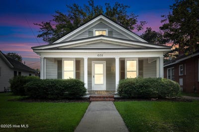 /international/us/605-saint-david-street-tarboro-nc-110101359430/
