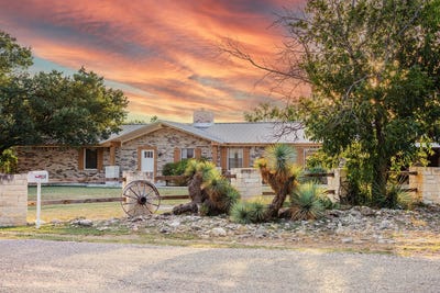 /international/us/314-open-country-road-brady-tx-110120586130/