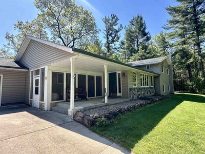 /international/us/7051-woodland-lane-amherst-wi-110108295752/