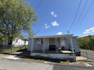 /international/us/1300-goff-avenue-clarksburg-wv-110107784755/