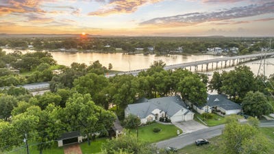 /international/us/124-bridgepoint-kingsland-tx-110101257040/