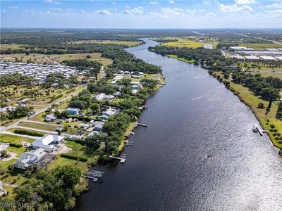 /international/us/21900-pearl-street-alva-fl-110099159624/