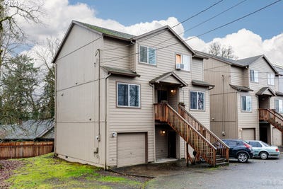 /international/us/744-oregon-st-sthelens-or-110104414562/