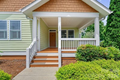 /international/us/11-myra-place-asheville-nc-110101178206/