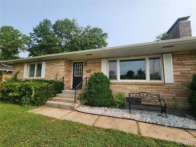 /international/us/419-e-madison-avenue-owensville-mo-110099930272/