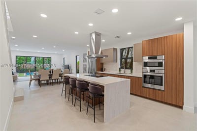 /international/us/909-ne-16th-ave-fort-lauderdale-fl-110107897869/