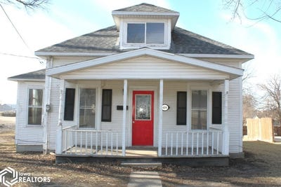 /international/us/404-s-railroad-bloomfield-ia-110105645130/