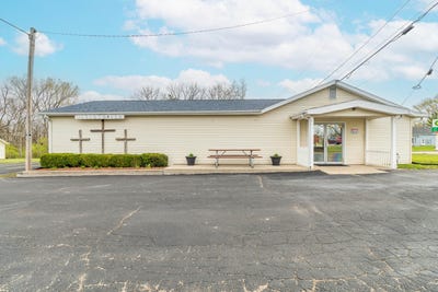 /international/us/7045-us-40-new-carlisle-oh-110099437136/