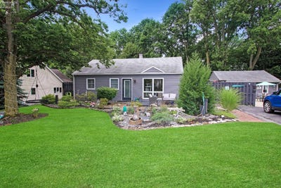 /international/us/3778-n-cliff-road-port-clinton-oh-110098753216/