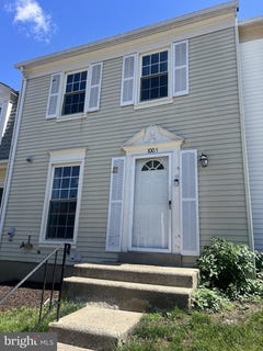 /international/us/1005-marsden-court-sterling-va-110108415772/