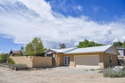 /international/us/14-hillside-dr-questa-nm-110110356537/
