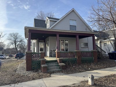 /international/us/307-s-mclean-street-bloomington-il-110105065502/