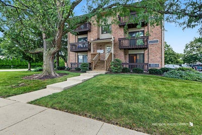 /international/us/271-12th-street-wheeling-il-110110279945/