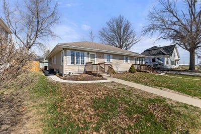/international/us/202-e-south-street-prairie-city-ia-110106845202/