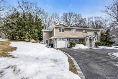 /international/us/54-valleywood-road-commack-ny-110106127817/