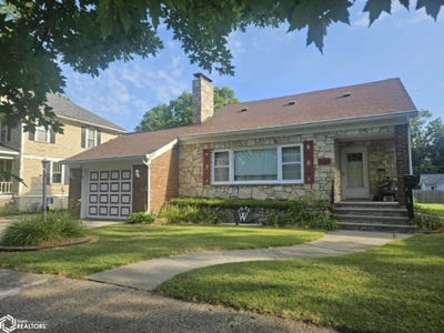 /international/us/1035-walnut-street-webster-city-ia-110109556247/