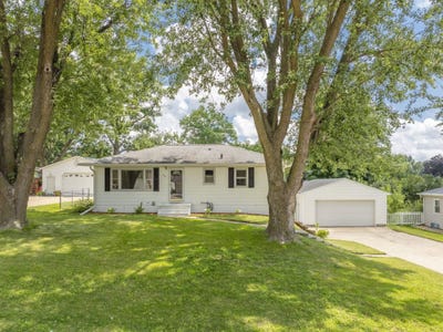 /international/us/331-n-ellen-street-cedar-falls-ia-110101401855/?lang=en