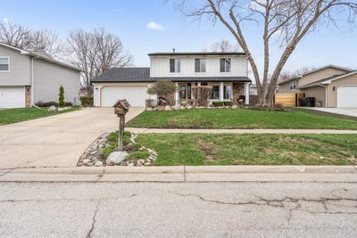 /international/us/340-stonehurst-lane-roselle-il-110107541395/