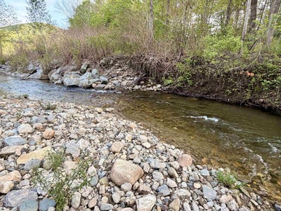 /international/us/250-fenton-road-chester-vt-110108548980/