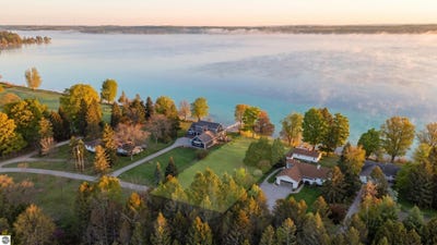 /international/us/119-jackson-road-elk-rapids-mi-110120422957/