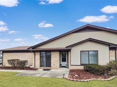 /international/us/11700-amber-le-drive-warren-mi-110106581110/