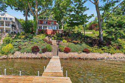/international/us/2571-w-lake-road-penn-yan-ny-110108825529/
