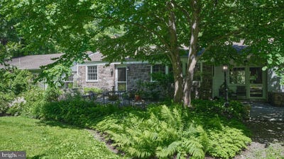 /international/us/4-low-road-new-hope-pa-110108935571/
