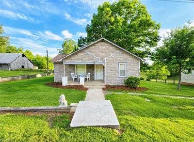 /international/us/139-washington-avenue-north-wilkesboro-nc-110108425649/