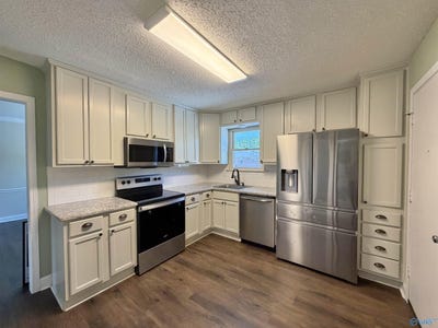 /international/us/1208-willowbrook-drive-se-huntsville-al-110107201192/