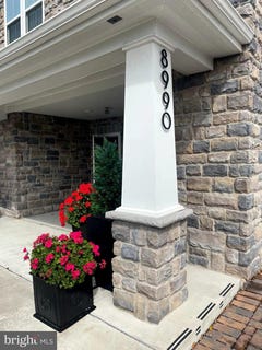 /international/us/8990-carls-court-ellicott-city-md-110120029464/