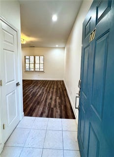/international/us/245-willow-court-central-sc-110106347823/